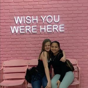 Meet your Posher, Crystal